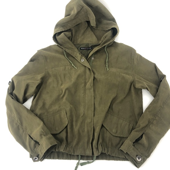 Brandy Melville Jackets & Blazers - Brandy Melville Utility Cargo Jacket Olive Green
